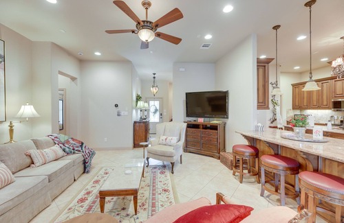Bastrop Casa | Pool & Hot Tub in Sunny Smithville Getaway!