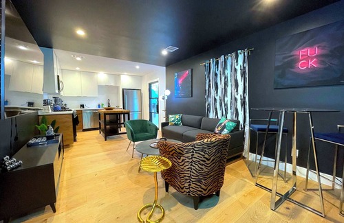 MLK Casa | Pool + Hot Tub + 7BR 6th Street - 6 min Drive