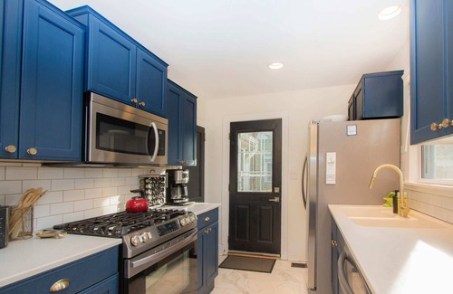 Country Club Estates Casa | Pool & Hot Tub, Pets, LINENS/TOWELS too!