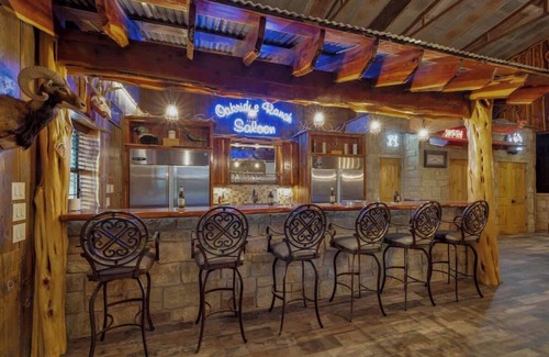 Johnson City Casa | Pool+Hot-Tub, Pickleball-Whiskey & Wine Room