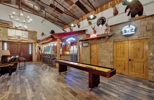 Johnson City Casa | Pool+Hot-Tub, Pickleball-Whiskey & Wine Room