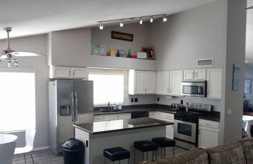 Superstition Springs Casa | Pool, Hot Tub, Quiet Neighborhood, Near Park, Bikes for Adults & Kids, Games