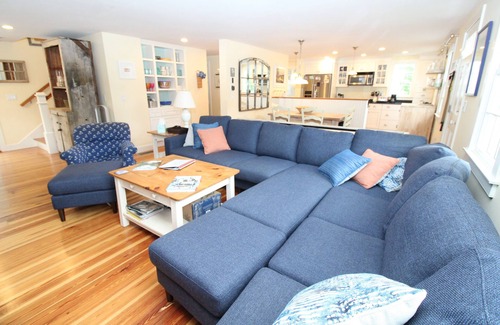 Brewster Casa | Pool, Hot Tub Serene Private Back Yard 1/4 Mile to Ellis Landing Beach (2387)