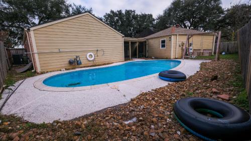 Mission Bend Casa | Pool House, 20 Minutes from DT 4BDR for 10 Guests - Winkleman