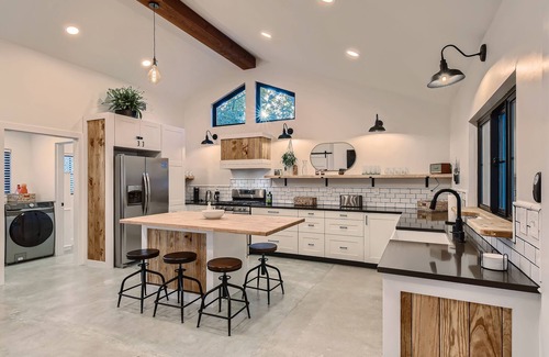 South Manchaca Casa | Private Heated Pool & Spa, Pool House, Minutes from Downtown - by PMI Austin Metro