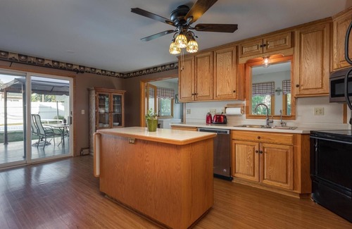 Starbuck Casa | Pool house in the heart of Starbuck 3min drive to Lake Minnewaska/Starbuck Beach