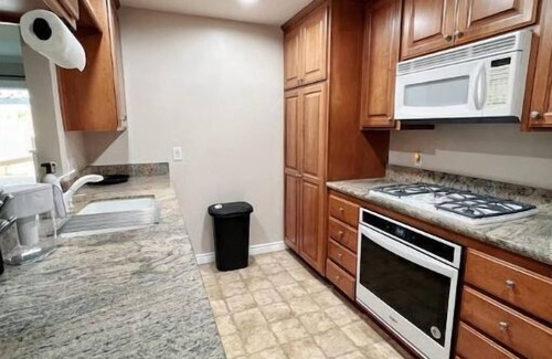 Chino Casa | Pool House Near Medical Center Downtown Long Stay