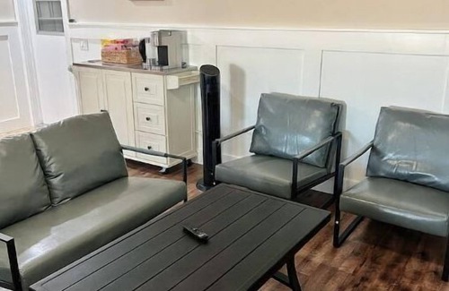 Chino Casa | Pool House Near Medical Center Downtown Long Stay