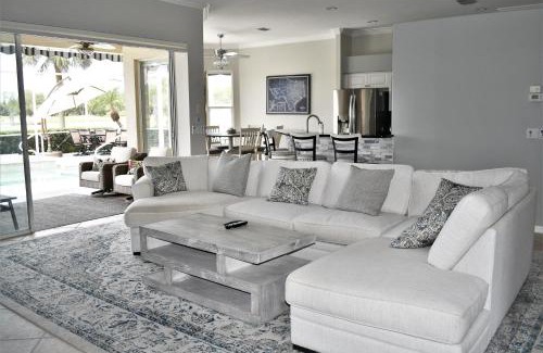 Sarasota Casa | Pool House On Golf Course