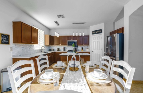Peoria Casa | POOL, King Bed, Grill, Pool Table