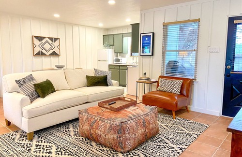 Ingram Cabina | Pool l Firepit l River l Lake l HOT TUB l Cabin
