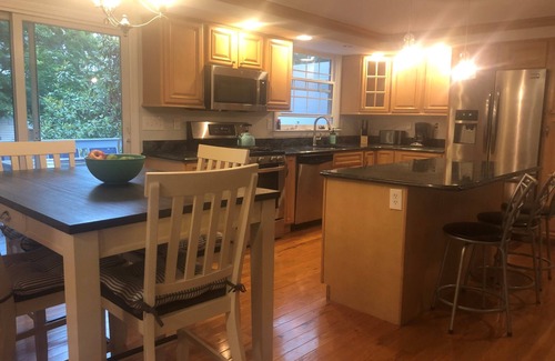 Sandwich Casa | POOL, LARGE NEWLY RENOVATED: 4+ Bedroom, lots of room