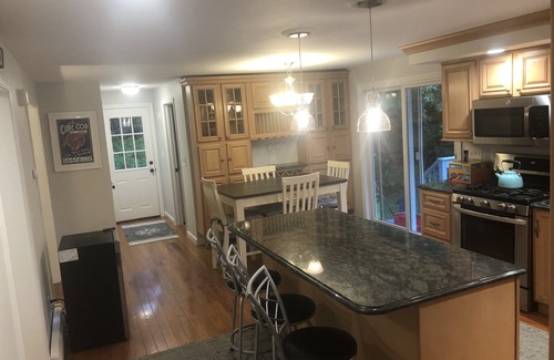 Sandwich Casa | POOL, LARGE NEWLY RENOVATED: 4+ Bedroom, lots of room