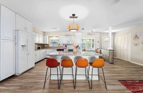 Arlington Park Casa | Pool - Near Beach - Outdoor Games for Family - Close to DT