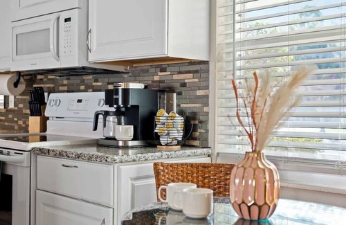 Arlington Park Casa | Pool - Near Beach - Outdoor Games for Family - Close to DT