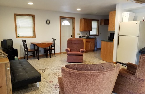 Ferryville Cabina | Pool Nine Bunkhouse.
