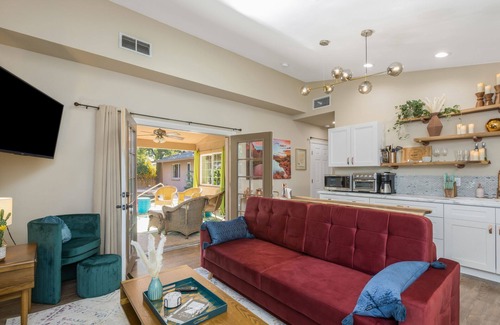 Gilbert Casa | POOL OASIS! Super Reviews! EV Charger/1BR King/Wash/Dryer/Kitchenette/Sleeps 4