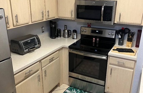 Clearwater Condominio | Pool - Pet Friendly - Self Check In - Patio - Full Kitchen - Close to Beaches