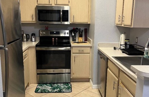 Clearwater Condominio | Pool - Pet Friendly - Self Check In - Patio - Full Kitchen - Close to Beaches