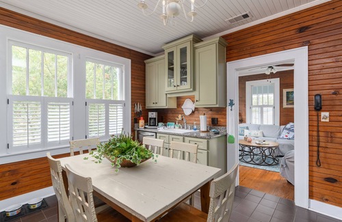 Tybee Island Cabaña | POOL! Pet-Friendly! Ground Level