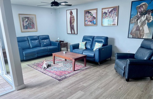 Glen Oaks Villa | Casa con piscina, 2 habitaciones & baños privada, a minutos de la playa, centro