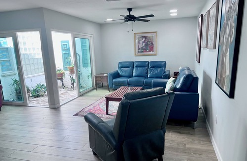 Glen Oaks Villa | Casa con piscina, 2 habitaciones & baños privada, a minutos de la playa, centro