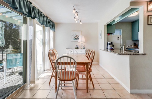 Sailhouse Condominio | Pool, Pier, Boat dock, Ramp and Trailer Parking, Tennis Courts.