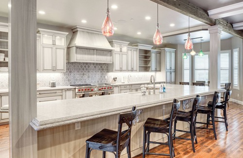 Porterville Casa | Pool & Private Theater: Porterville Group Getaway!