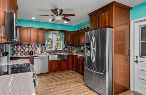Boca Ciega Ridge Apartamento | Pool, putting green, Outdoor oasis, 3Mi to beach