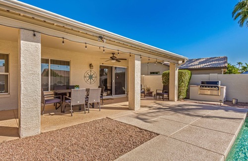Pebblecreek Casa | Pool & Putting Green with Golf Cart minutes to Golf Courses in Sunny Arizona!