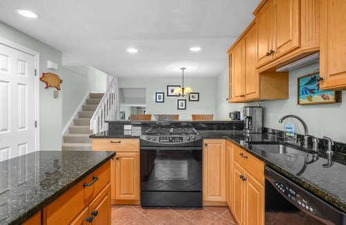 Hyannis Condominio | Pool Side condo. private beach. 2 bedroom 2.5 bath, sleeps 4+