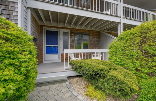 Hyannis Condominio | Pool Side condo. private beach. 2 bedroom 2.5 bath, sleeps 4+