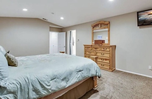 Jurupa Valley Casa | Pool-side Paradise 3BD| 2.5BA