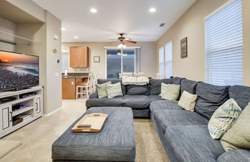 Jurupa Valley Casa | Pool-side Paradise 3BD| 2.5BA