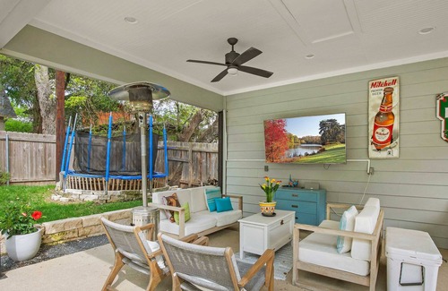 Tarrytown Casa | Pool & Spa in Tarrytown: Bike/Walk to Downtown & Zilker Park