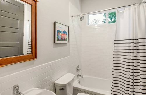 Tarrytown Casa | Pool & Spa in Tarrytown: Bike/Walk to Downtown & Zilker Park