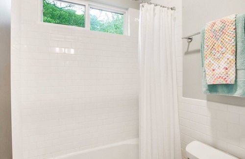 Tarrytown Casa | Pool & Spa in Tarrytown: Bike/Walk to Downtown & Zilker Park