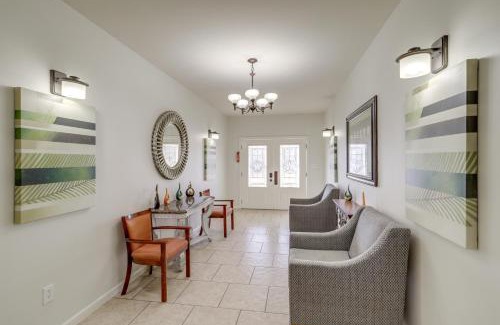 FM 1960 Casa | Pool Table and Patio with Bar Spacious Houston Gem!