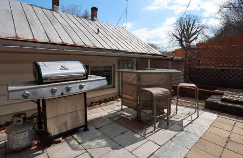 Spottswood Casa | Pool-Table-Hot Tub-Fire Pit
