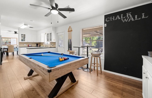 South Side Casa | Pool Table+King Bed+BBQ+GYM+ChalkWall+Horseshoes+ArcadeGames+Pancakes+Coffee