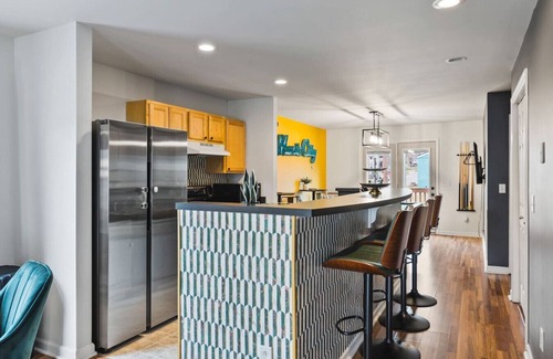 Hope Gardens Casa | Pool Table, WALK to Downtown, Bars + Farmers Market