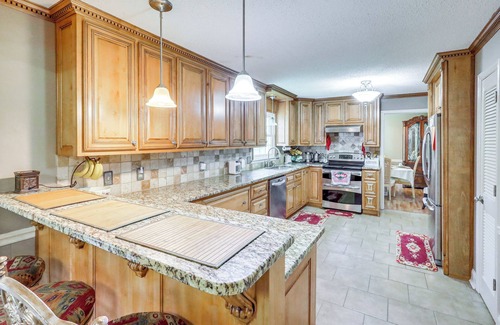 Warner Robins Casa | Pool & Tennis Court Access: Home in Warner Robins
