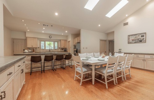 Hays County Casa | Pool, Tennis & Pickleball Ultimate Hill Country Retreat| Creek| Sleeps 10