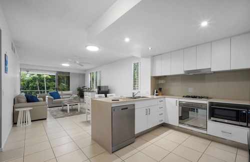Casuarina Apartamento | Pool View 3-Bed Oasis in Drift Resort