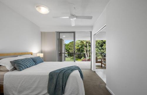 Casuarina Apartamento | Pool View 3-Bedroom Oasis in Drift Resort