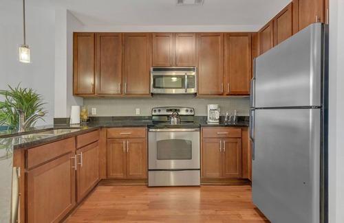 The Gulch Apartamento | Pool View Flat in the Gulch!