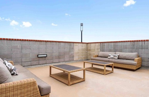 National City Apartamento | Pool View Modern 3 Bdrm Apt