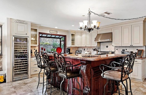 Calabasas Casa | Pool, views, private guest suite, close to great hiking trail, dining & ent..