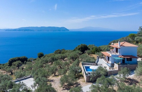 Glossa Villa | Pool Villa -Anastasia-vistas al mar, puesta de sol, wifi, cerca del pueblo y el puerto