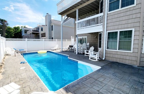 Croatan Beach Casa | Hermosa casa croata con piscina y vista al mar